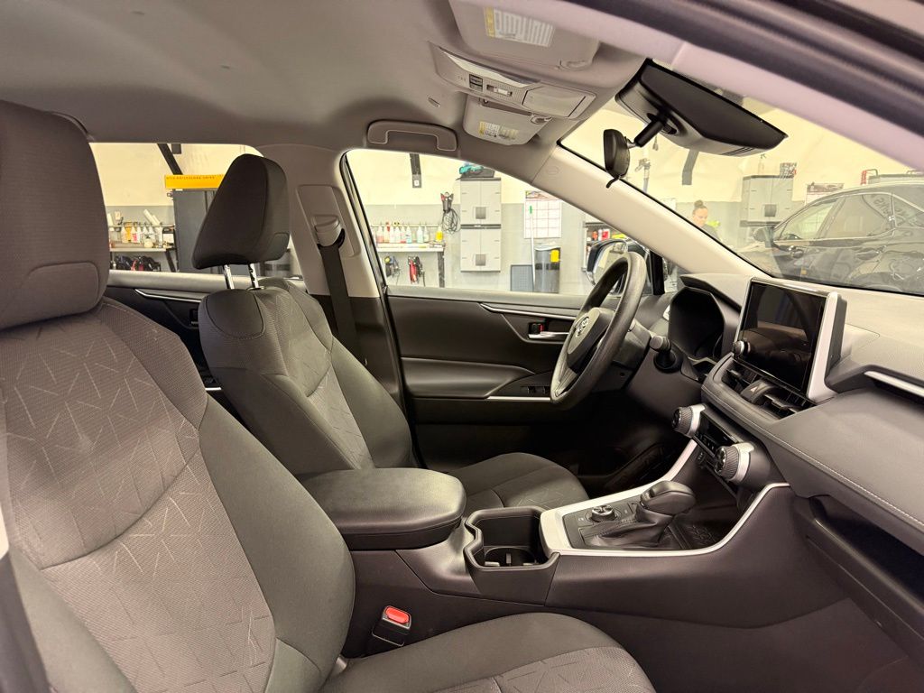 Thumbnail: 2024 Toyota RAV4 - 29