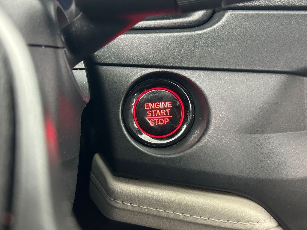 Used 2023 White Honda EX image 29