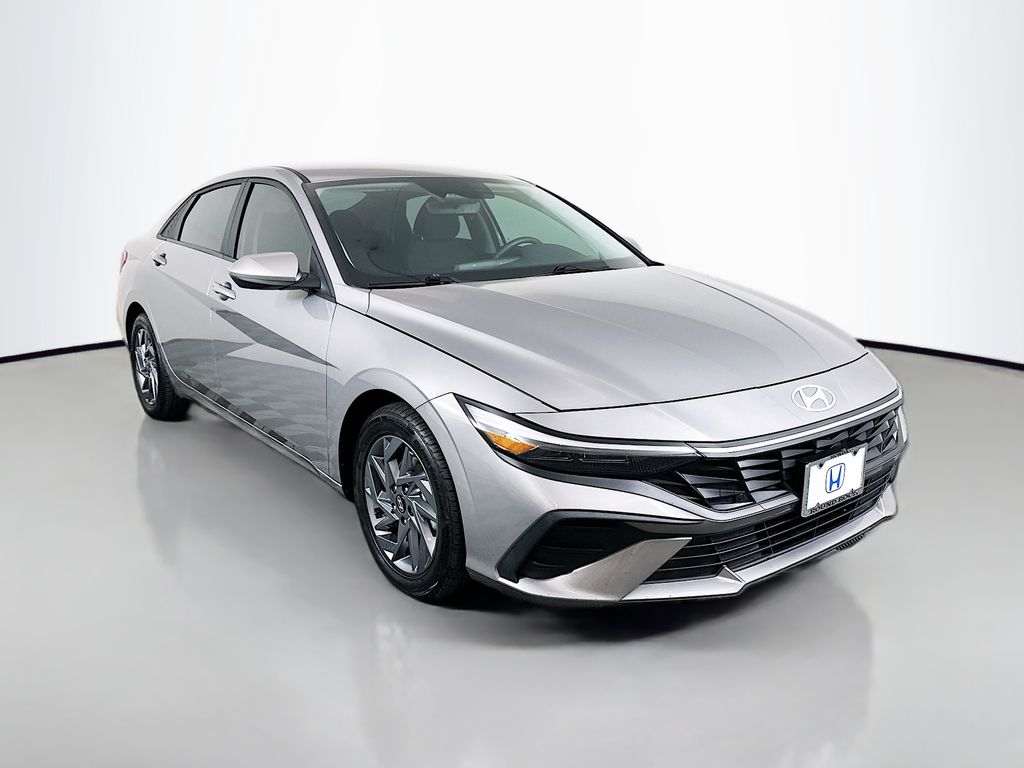 Thumbnail: 2024 Hyundai Elantra - 3