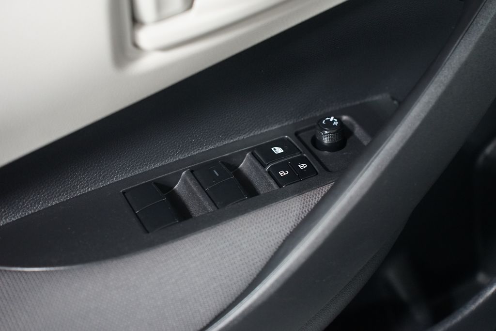 Thumbnail: 2025 Toyota Corolla - 28