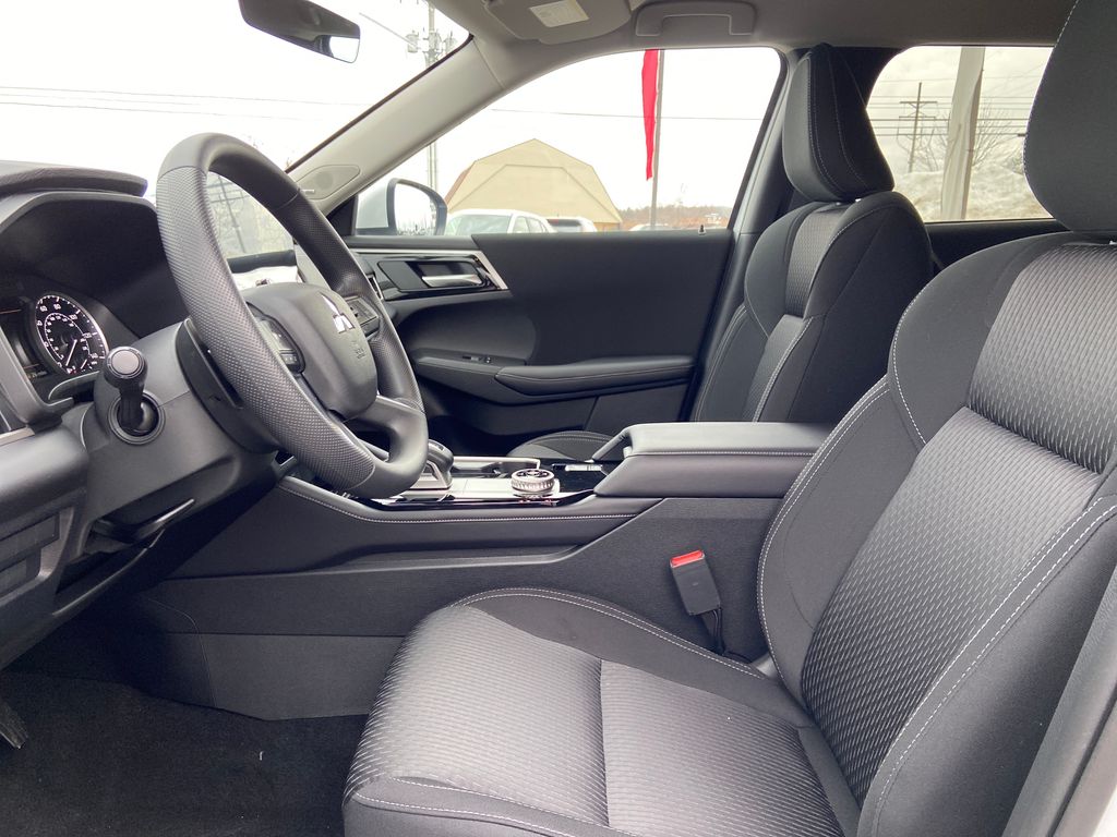 2026 Mitsubishi Outlander ES Red at Auto Express Mitsubishi