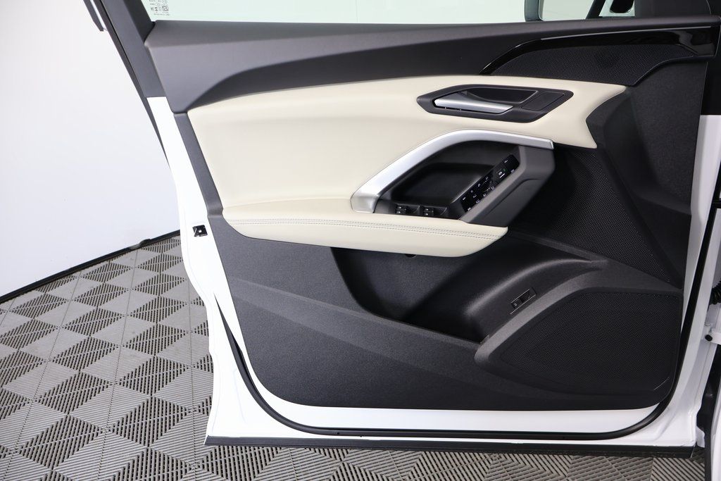 Thumbnail: 2025 Audi Q5 - 7