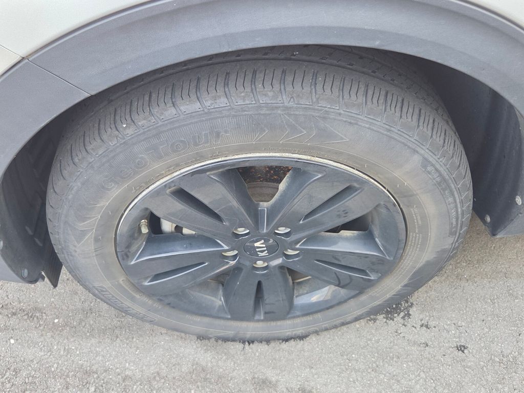 Used 2018 Silver Kia LX image 2