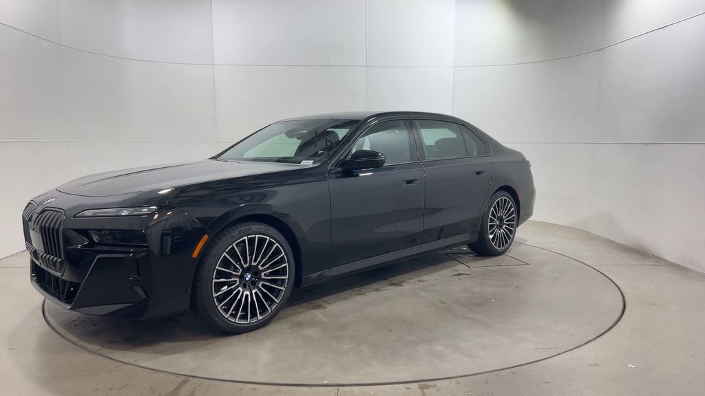 Thumbnail: 2025 BMW 7 Series - 4