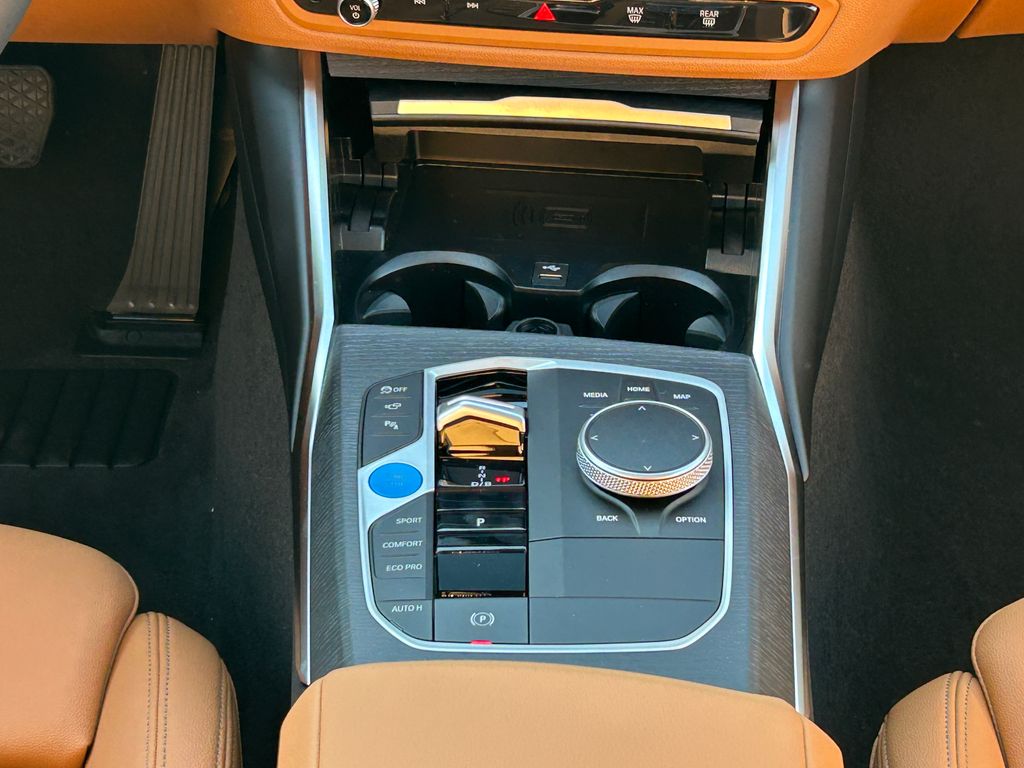 Thumbnail: 2026 BMW i4 - 27