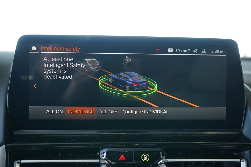 Thumbnail: 2026 BMW 8 Series - 18