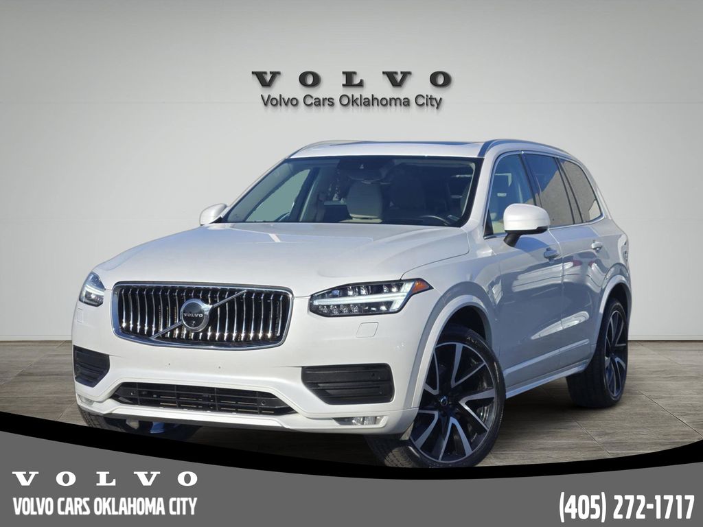 2022 Volvo XC90 Momentum