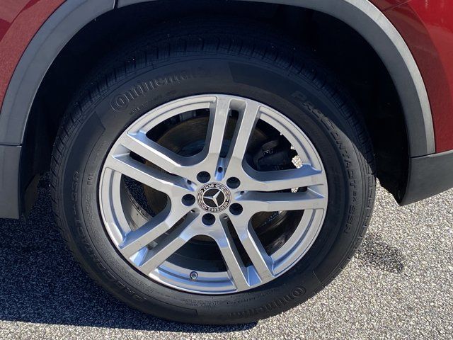 Used 2021 Red Mercedes-Benz GLA 250 image 32