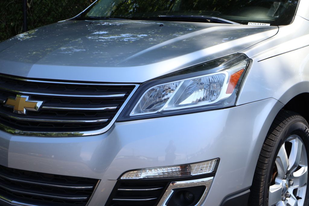 Thumbnail: 2017 Chevrolet Traverse - 3