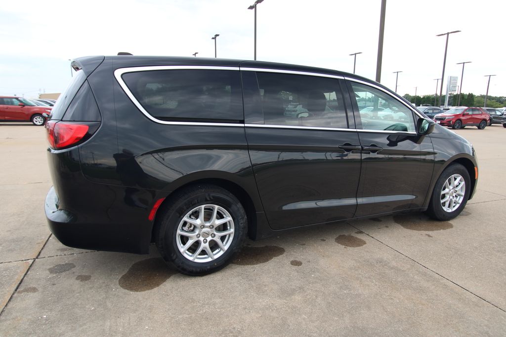 Used 2022 Chrysler Voyager Van