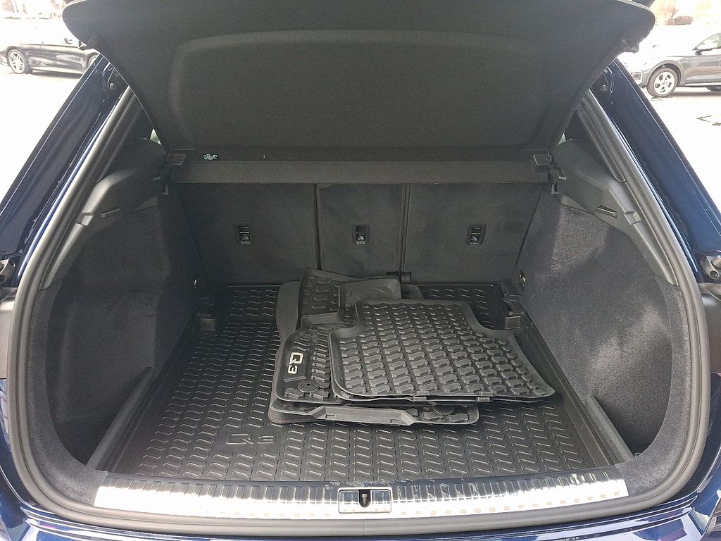 Thumbnail: 2025 Audi Q3 - 28