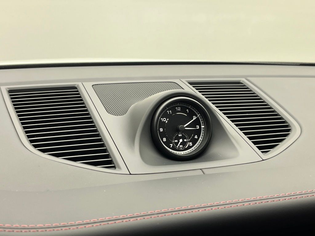 Thumbnail: 2026 Porsche Macan - 16