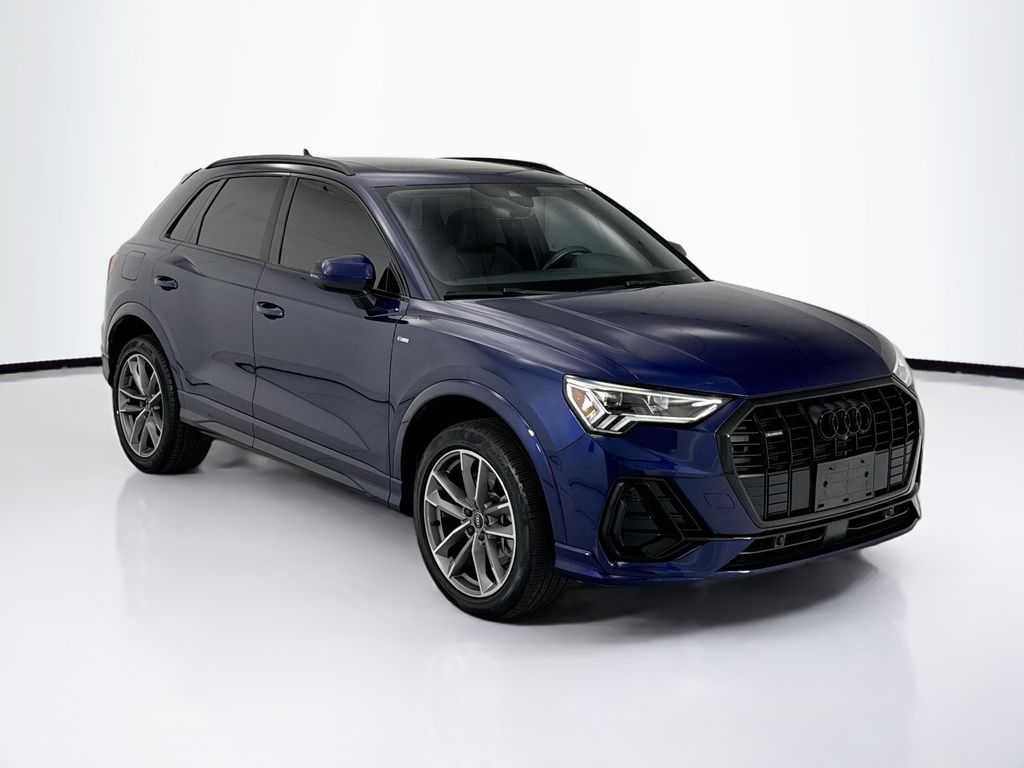 Thumbnail: 2023 Audi Q3 - 3