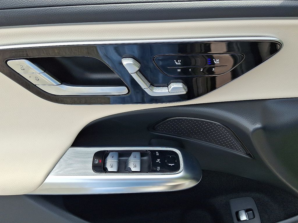 Thumbnail: 2025 Mercedes-Benz E-Class - 12