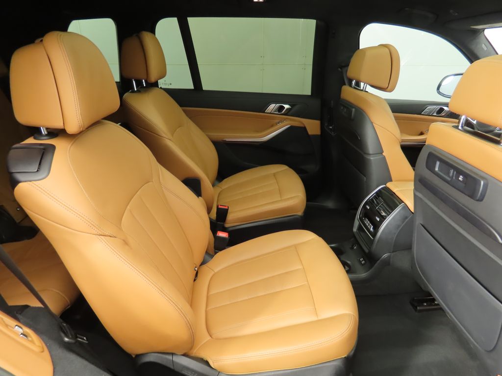 Thumbnail: 2022 BMW X7 - 23