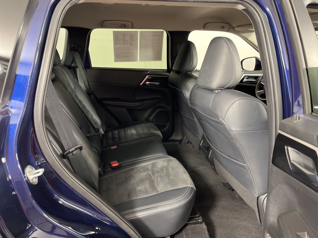 Thumbnail: 2024 Mitsubishi Outlander - 8