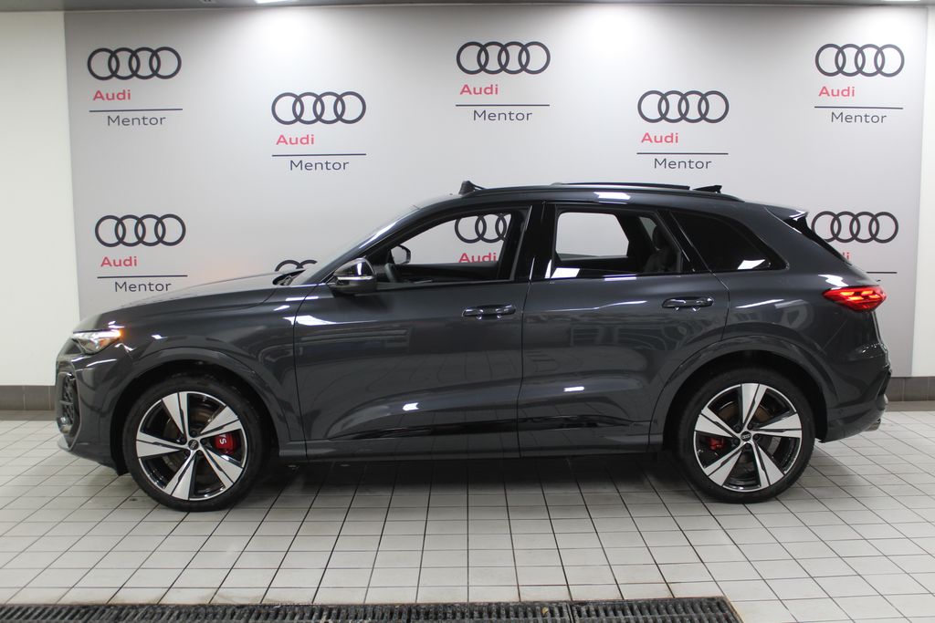 Thumbnail: 2025 Audi SQ5 - 3