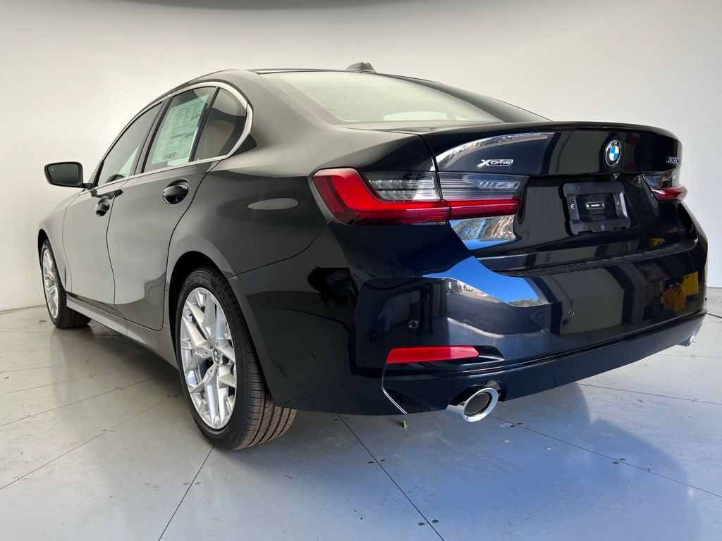 Thumbnail: 2026 BMW 3 Series - 4