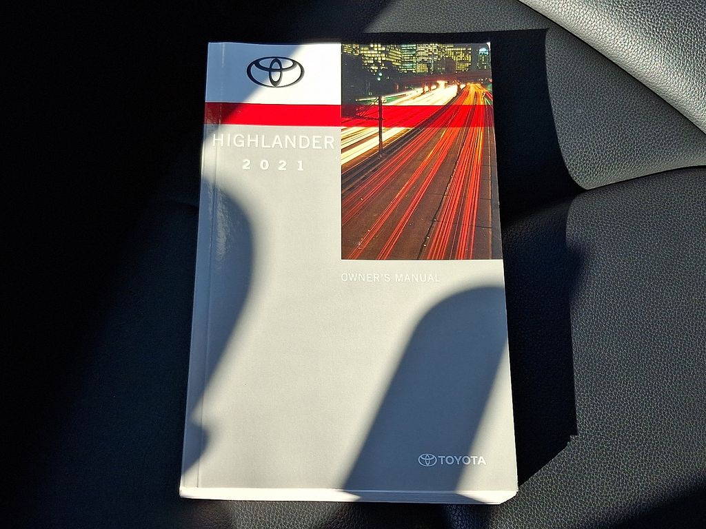 Thumbnail: 2021 Toyota Highlander - 26