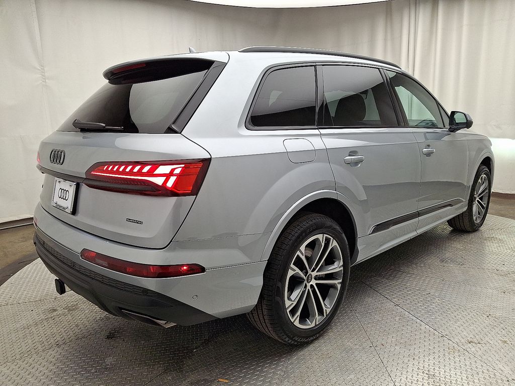 Thumbnail: 2026 Audi Q7 - 3