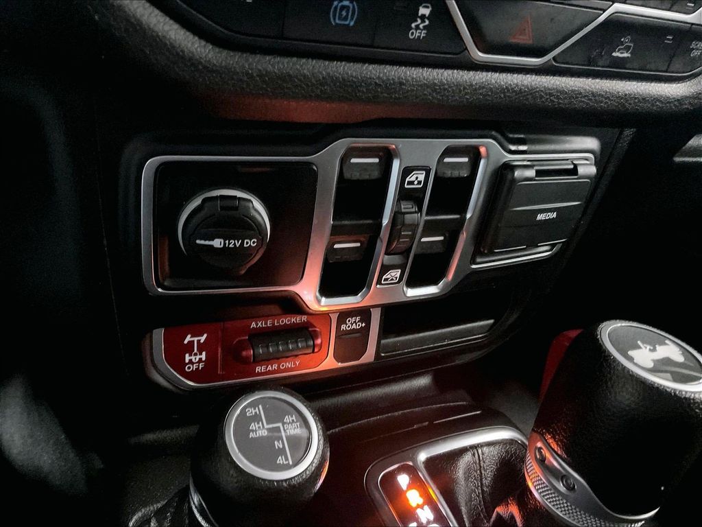 2024 Jeep Wrangler — photo 26