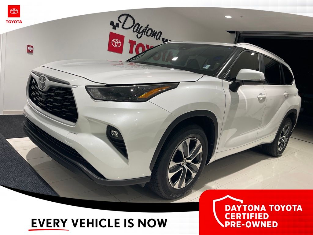 Used 2025 Toyota Highlander SUV