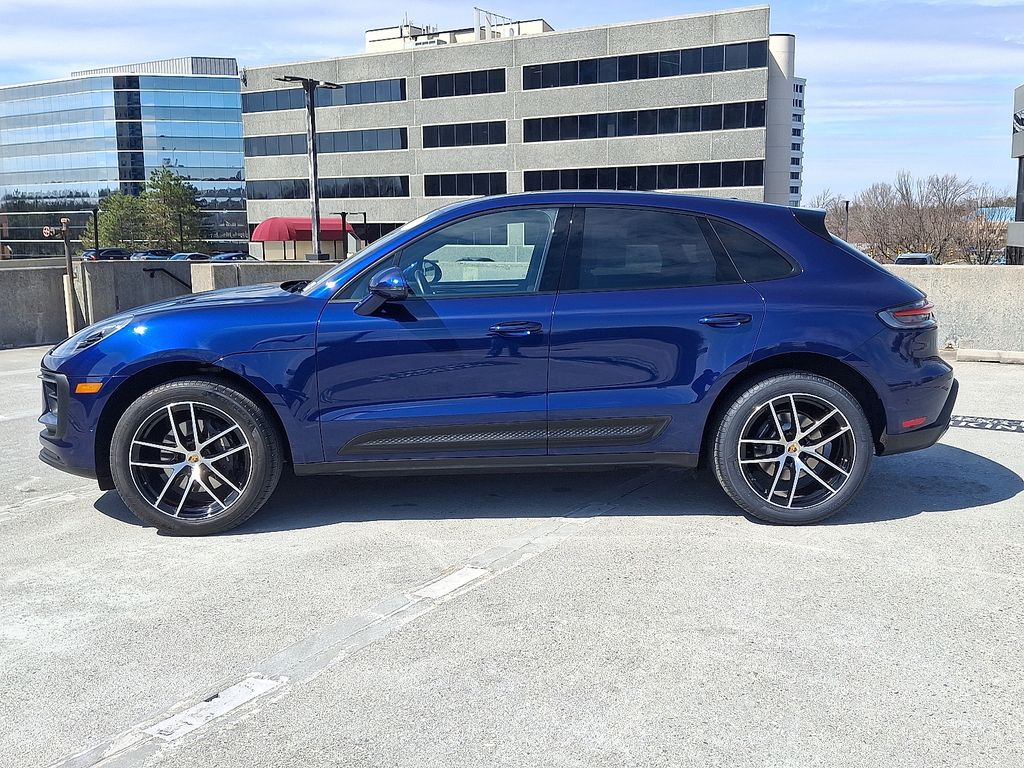 Thumbnail: 2023 Porsche Macan - 2