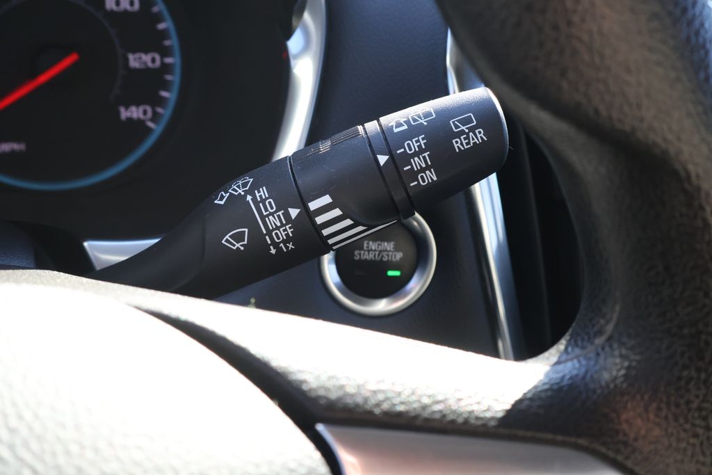 Thumbnail: 2021 Chevrolet Traverse - 24