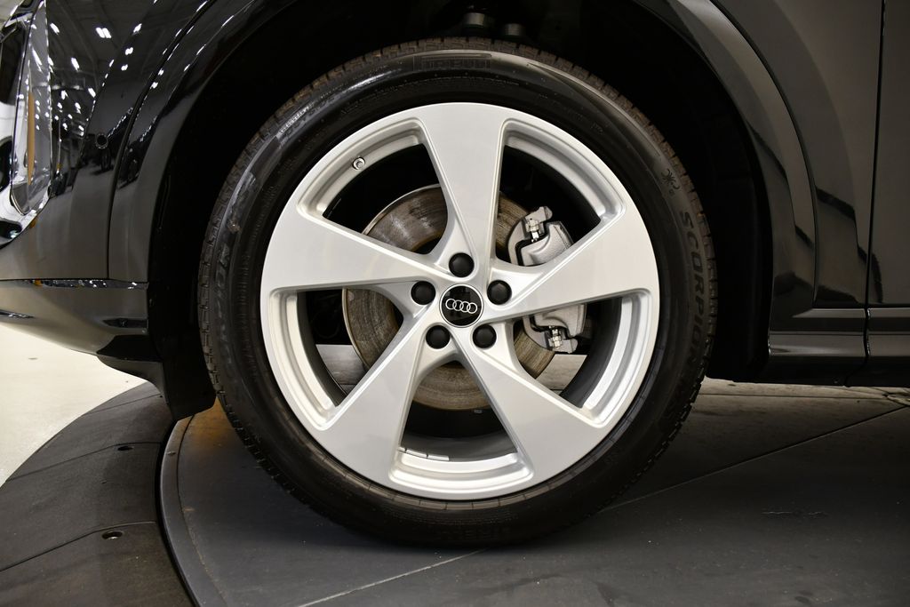2025 Audi Q5 Premium 13