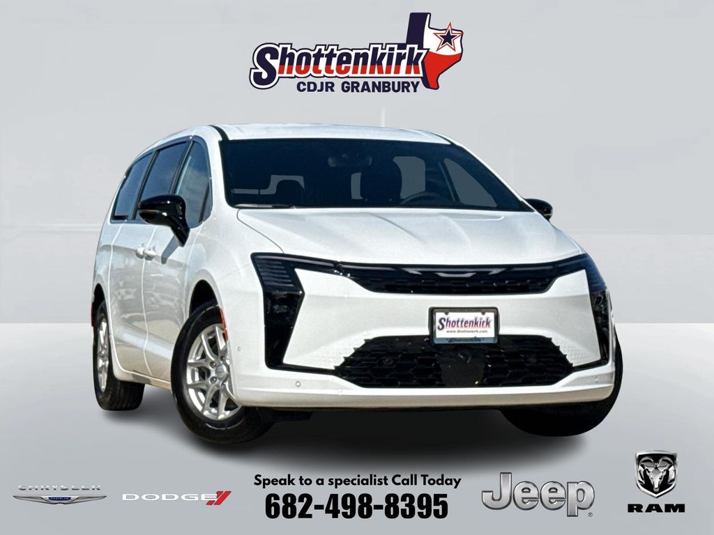 2027 Chrysler Pacifica Select's photo
