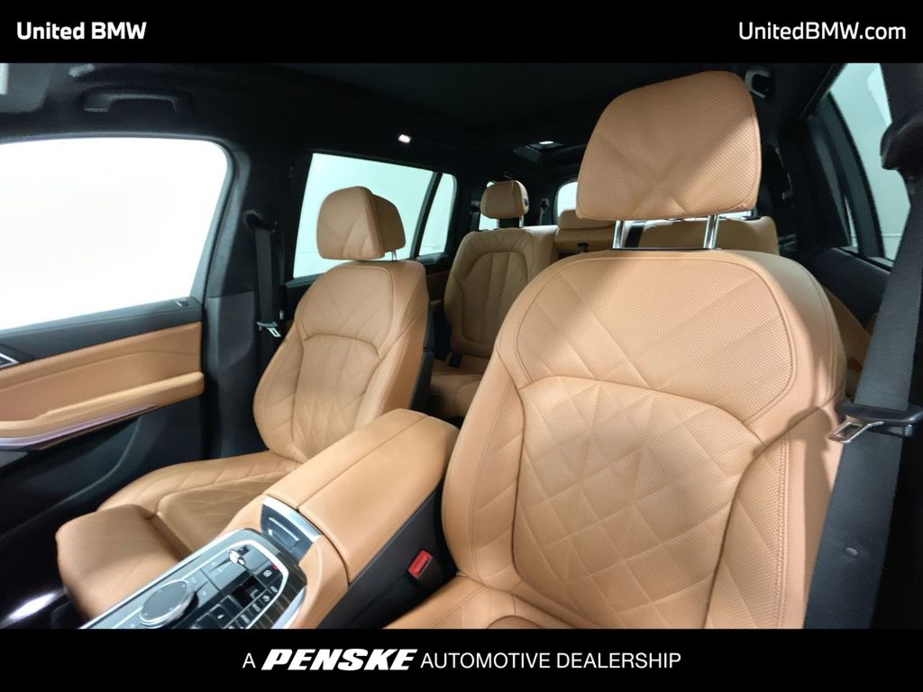 Thumbnail: 2025 BMW X7 - 13