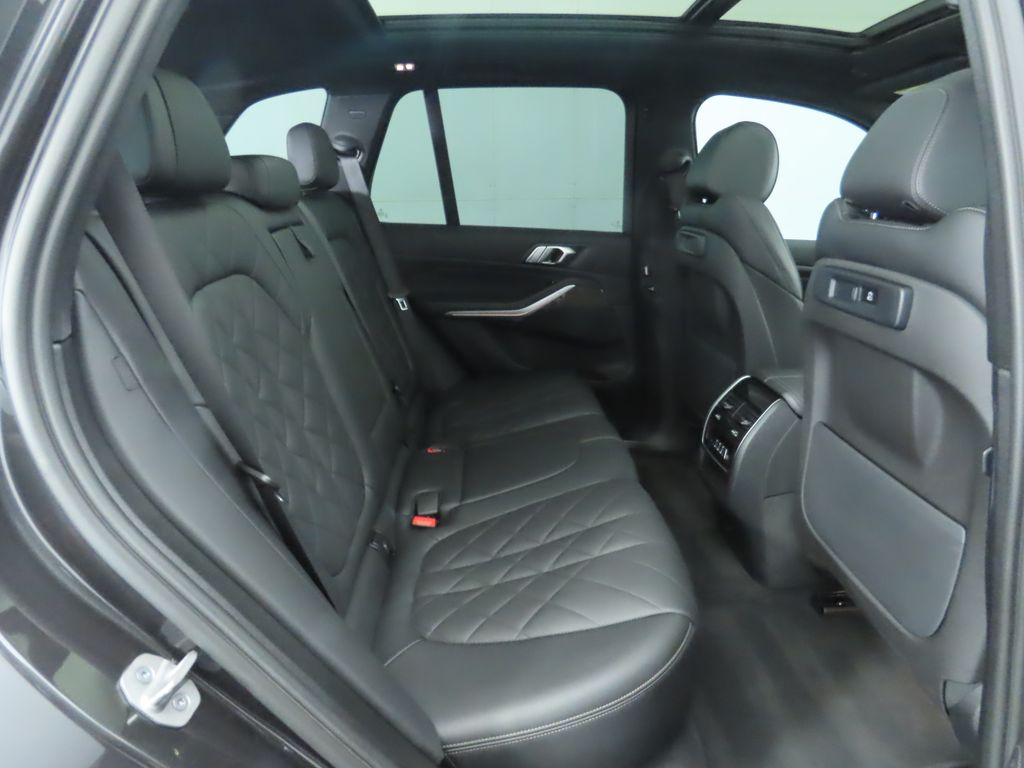 Thumbnail: 2023 BMW X5 - 23