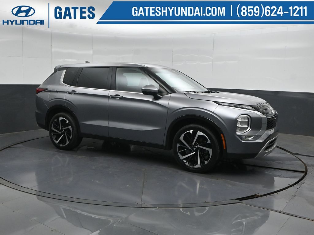 2023 Mitsubishi Outlander SE FWD