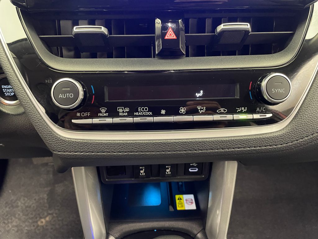 2023 Toyota Corolla Cross XLE 27