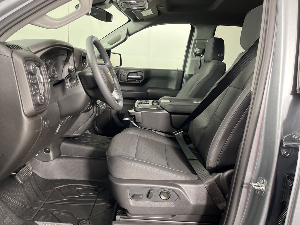 Thumbnail: 2026 Chevrolet Silverado 1500 - 23