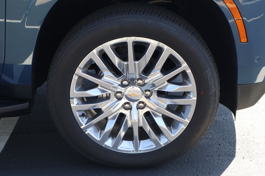 Thumbnail: 2025 Chevrolet Suburban - 11