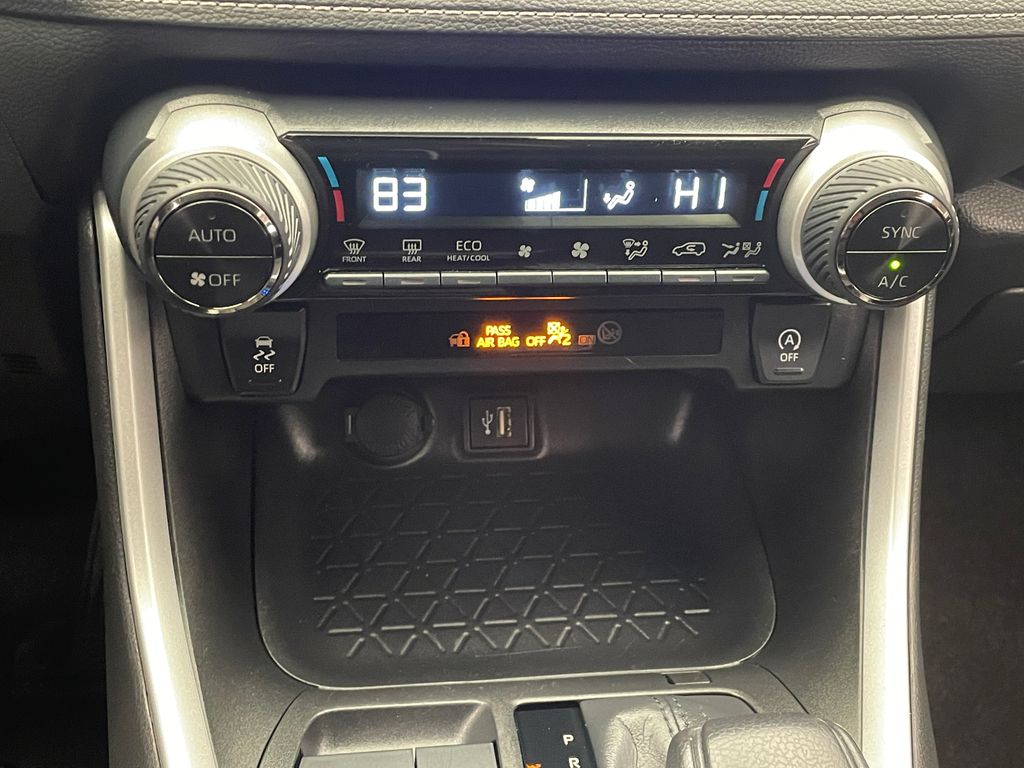 2023 Toyota RAV4 XLE 27