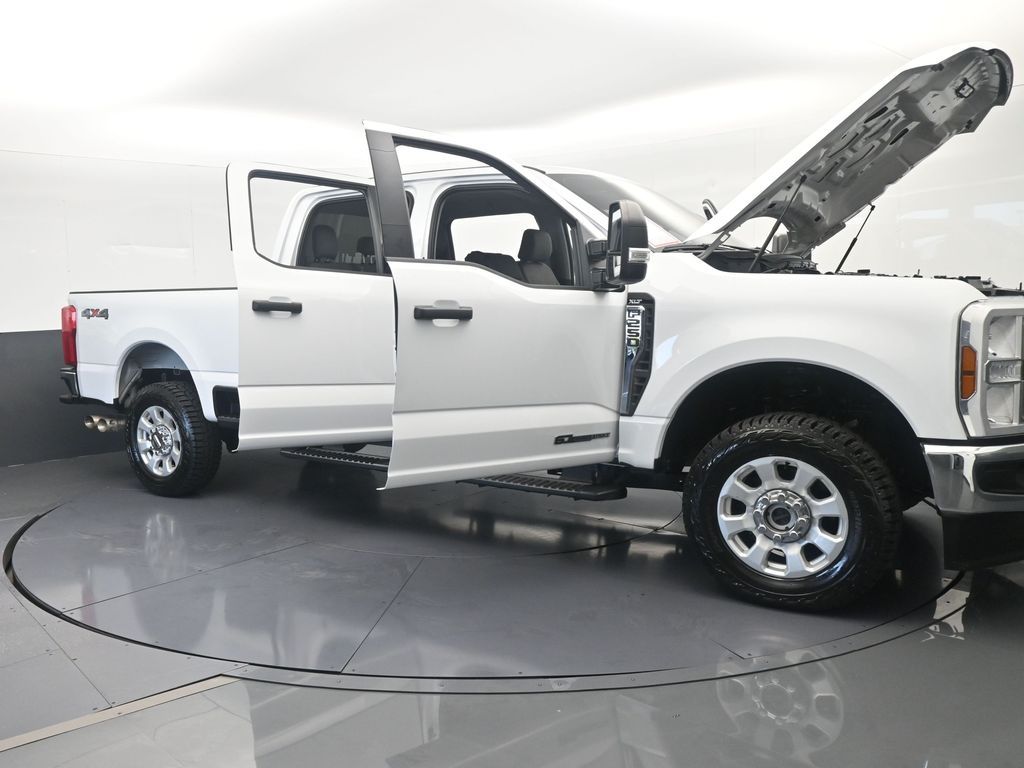 Used 2024 Oxford White Ford XLT image 77