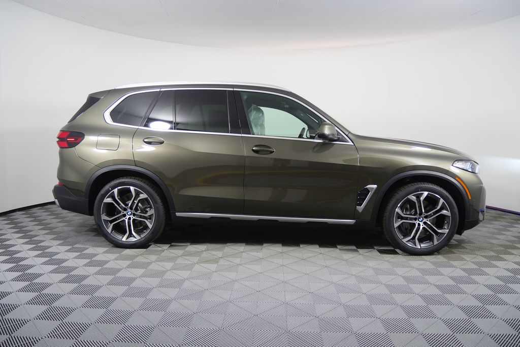 Thumbnail: 2026 BMW X5 - 2
