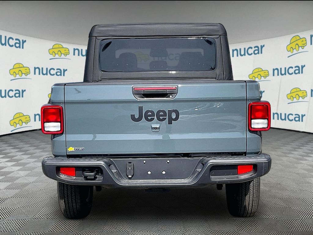 2026 Jeep Gladiator — photo 6