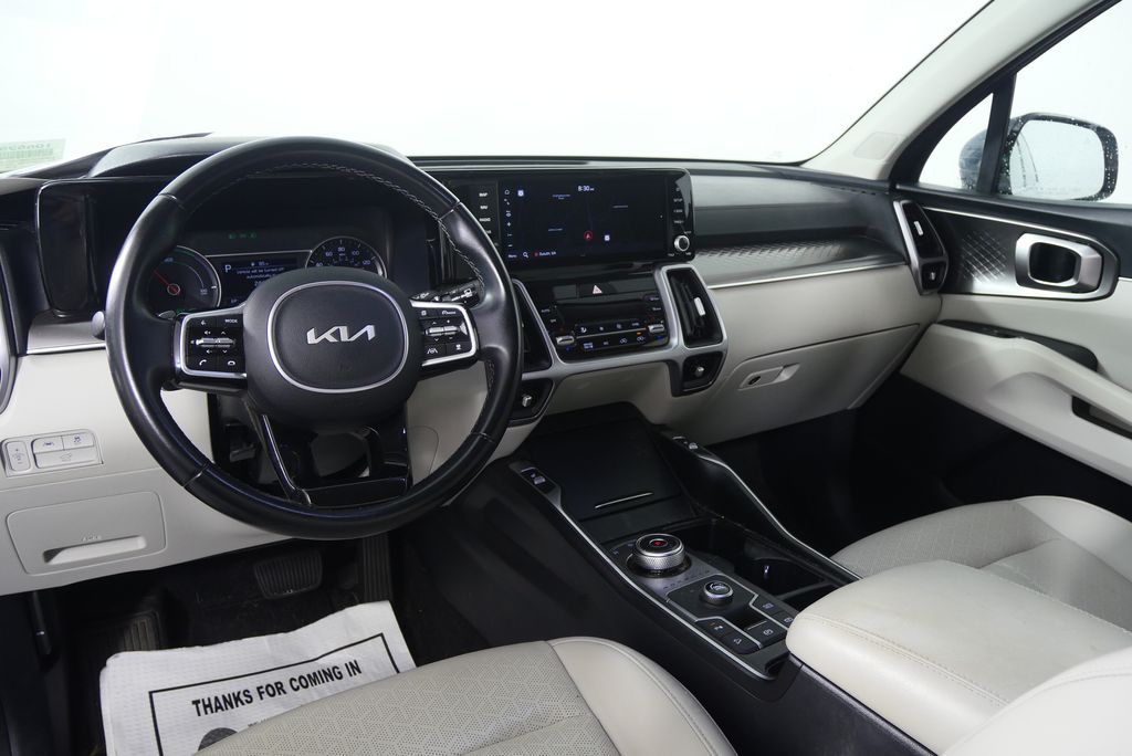 Thumbnail: 2023 Kia Sorento - 18