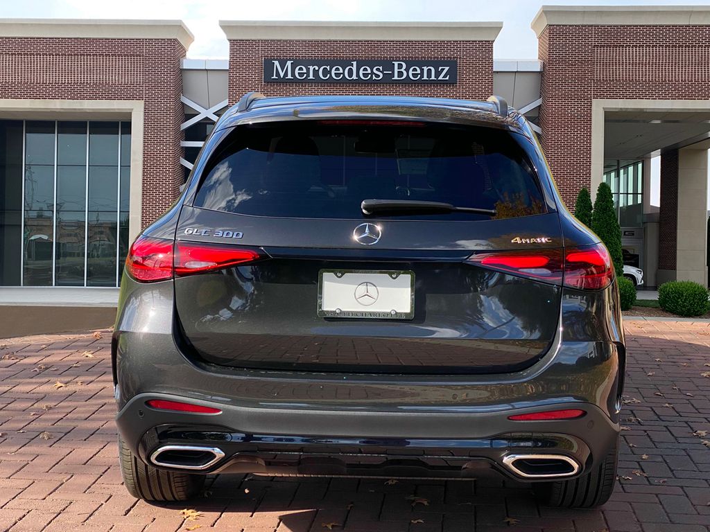 2025 Mercedes-Benz GLC 300 5