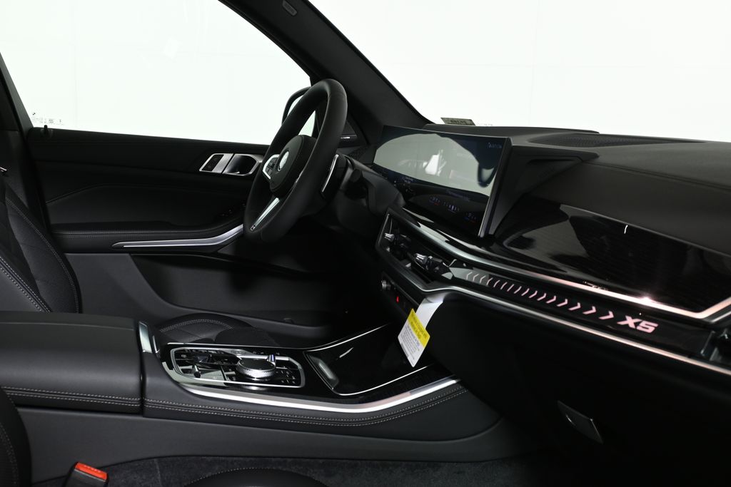 Thumbnail: 2026 BMW X5 - 32