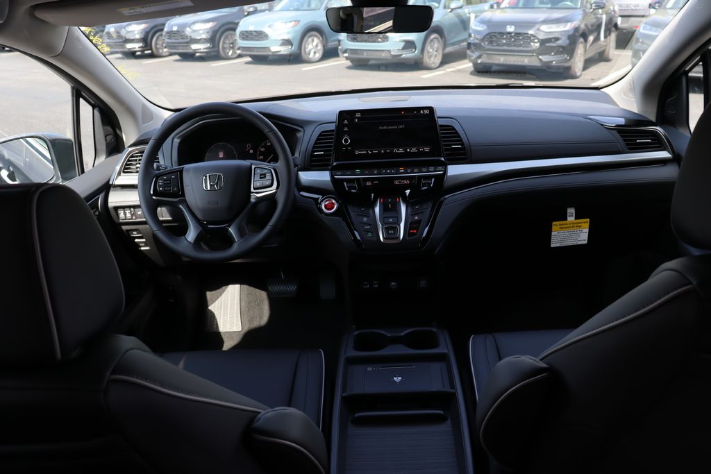2025 Honda Odyssey Touring 19