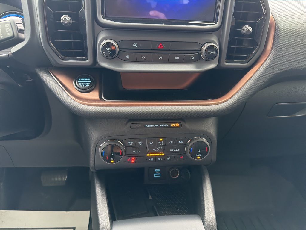 Thumbnail: 2022 Ford Bronco Sport - 15