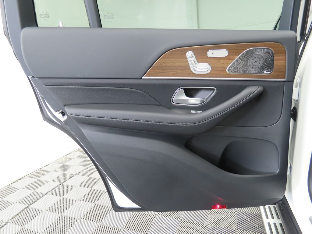 Thumbnail: 2026 Mercedes-Benz GLS - 29