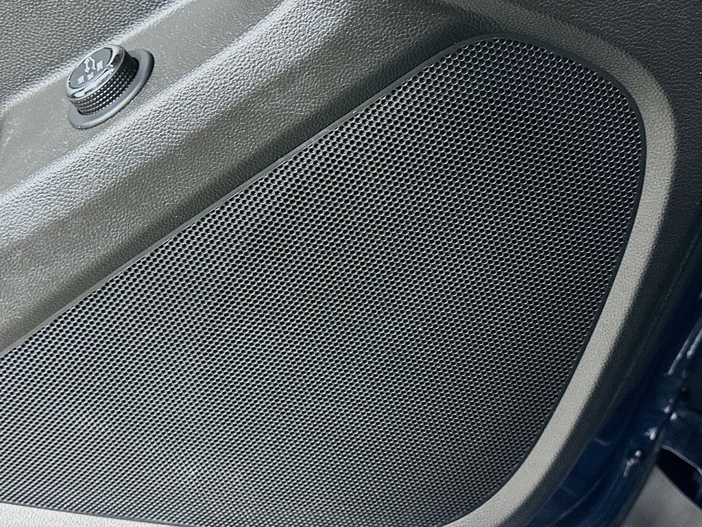 Thumbnail: 2023 Chevrolet Traverse - 18