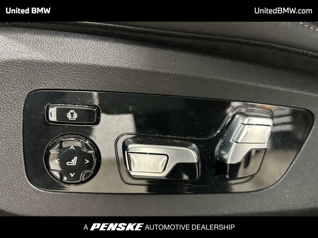 Thumbnail: 2023 BMW X7 - 12