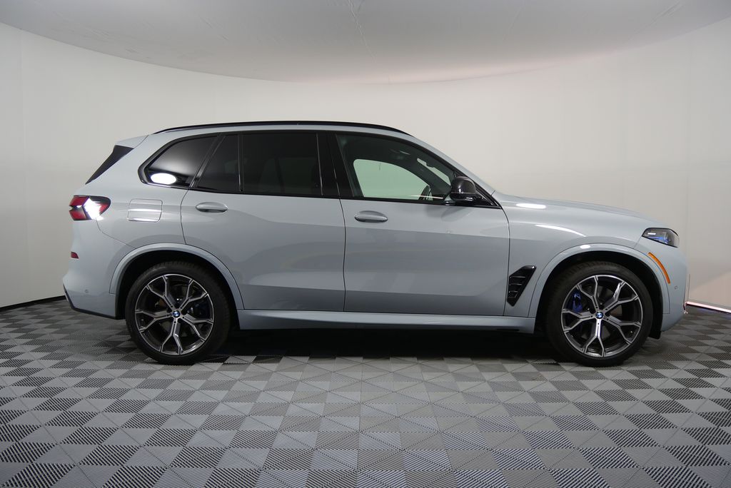 2024 BMW X5 M60i 2