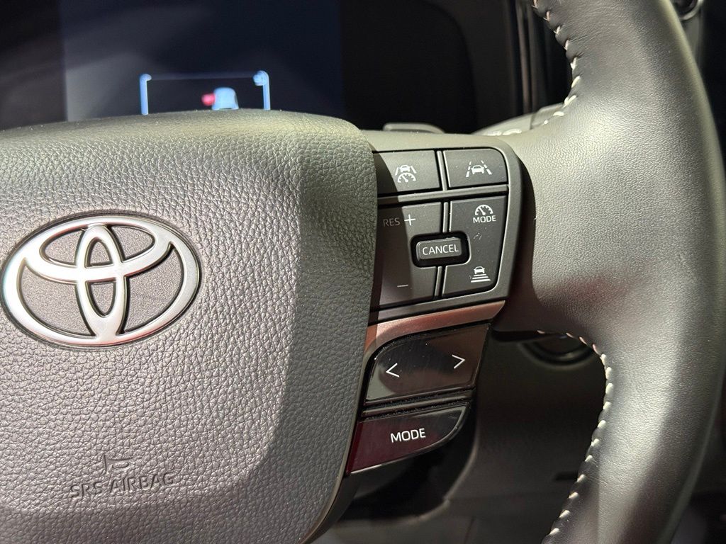 Thumbnail: 2025 Toyota Camry - 25
